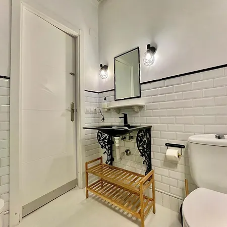 House -rooftop&jacuzzi -stayinseville